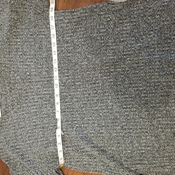 LOFT Heather Gray Sweater - Picture 4 of 9